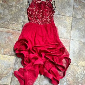 Beautiful dress worn once. Speechless size 5